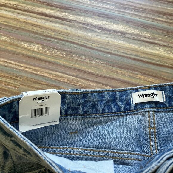 Wrangler High Rise Kick Flare Jeans Light Wash Raw Hem NWT Wrock 672 - Picture 3 of 6